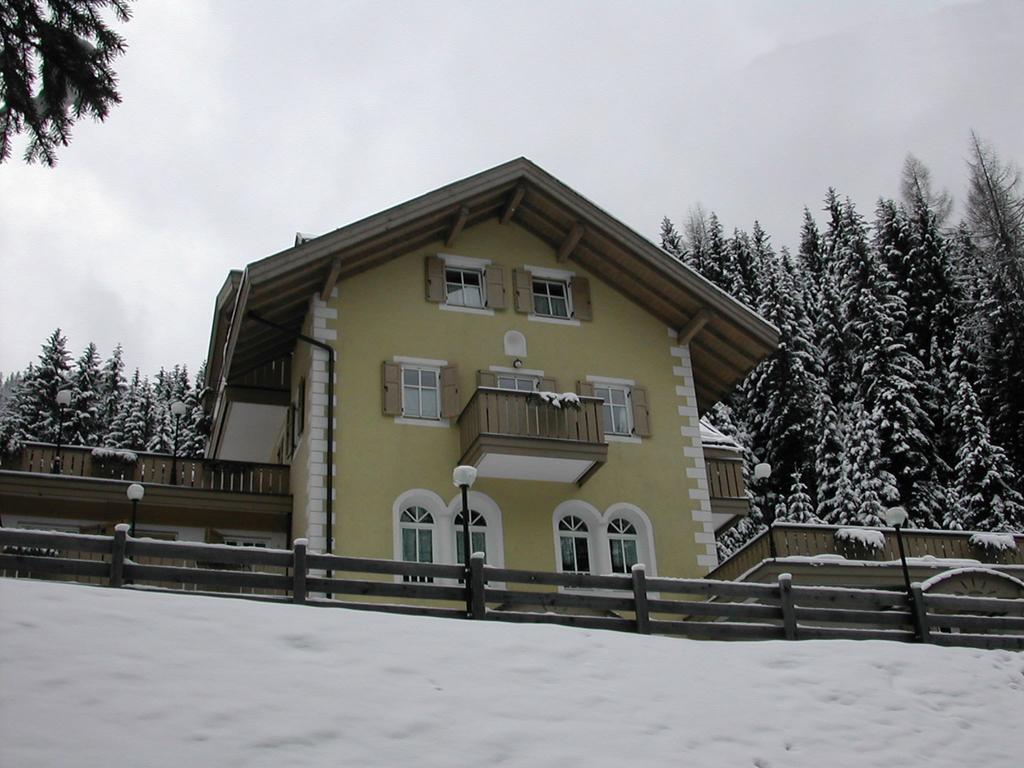 Residence Villa Avisio Canazei Bagian luar foto
